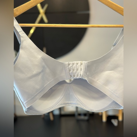 La Vie en Rose Bra - Sleekback - Picture 2 of 3